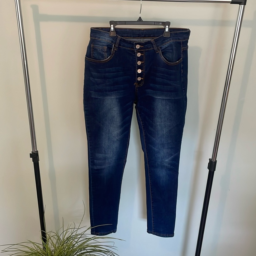 Dark wash jeans, button up size 14